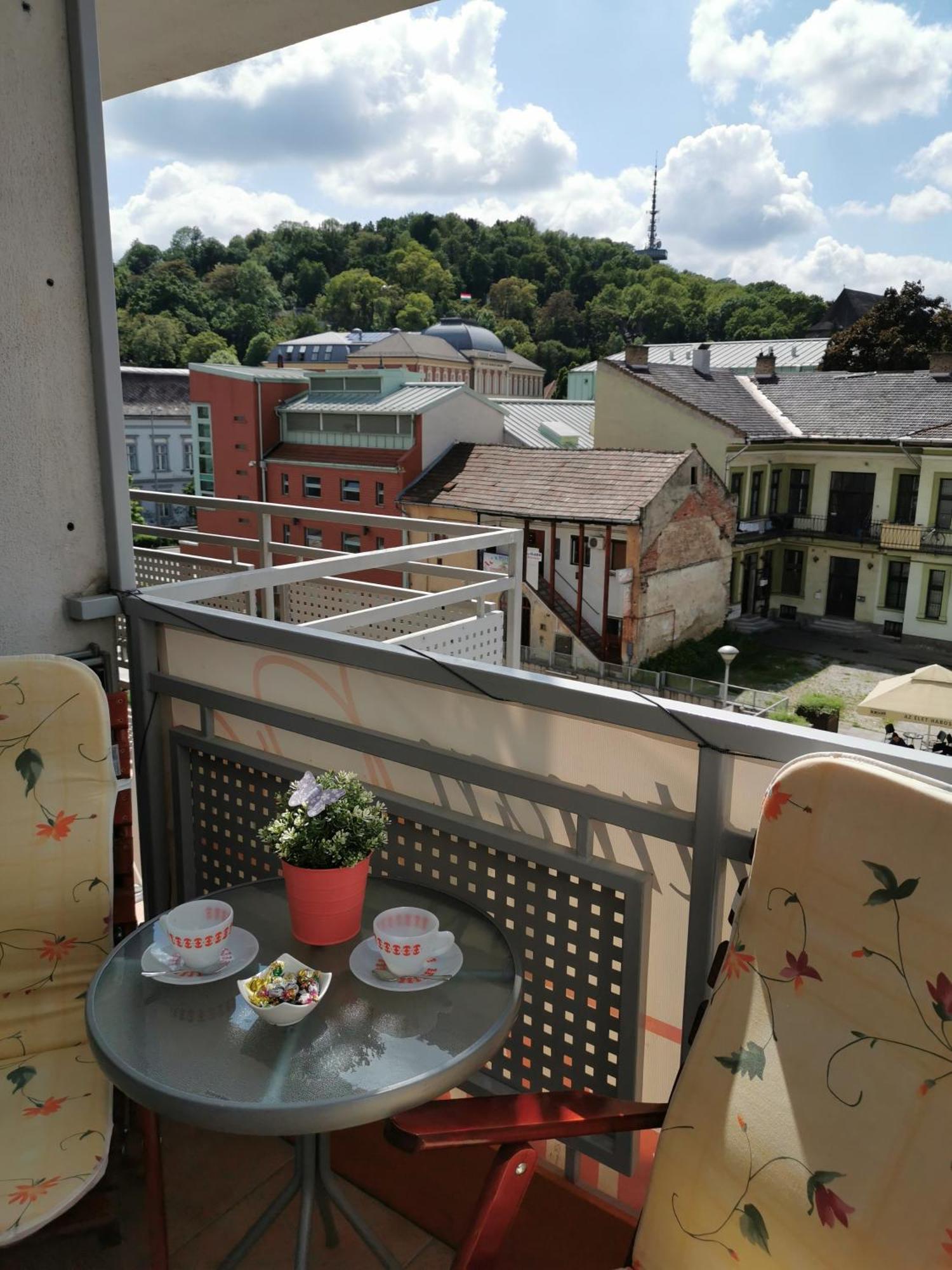 Dia Apartman Miskolc Eksteriør billede